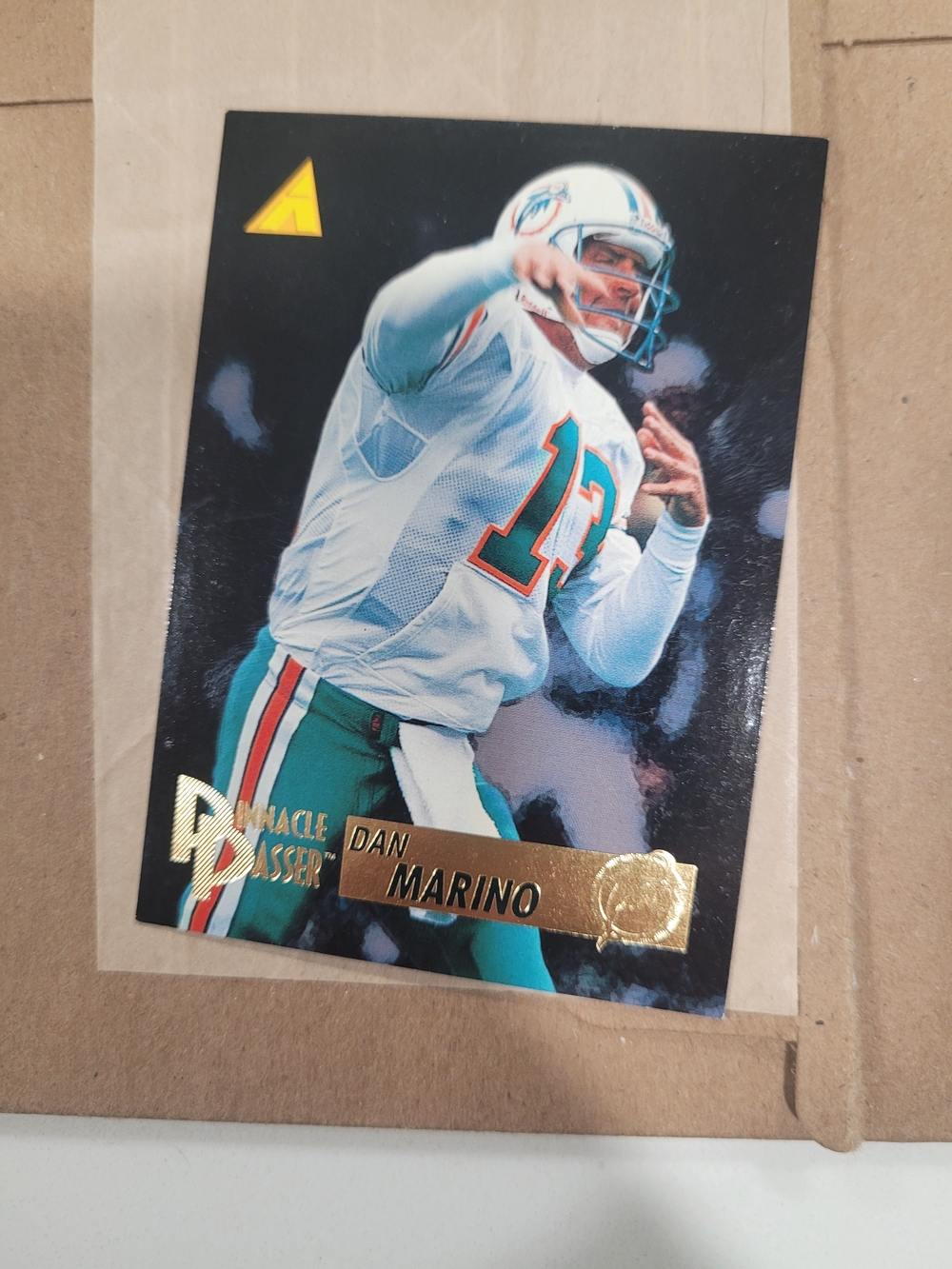 Dan Marino Pinnacle 1995 Passer Football Card - White & Teal